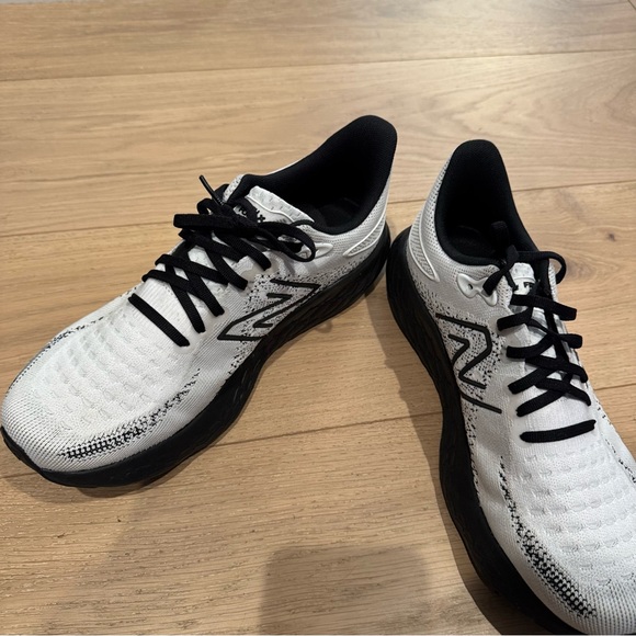 New Balance Fresh Foam White and Black Sneakers - Picture 5 of 7